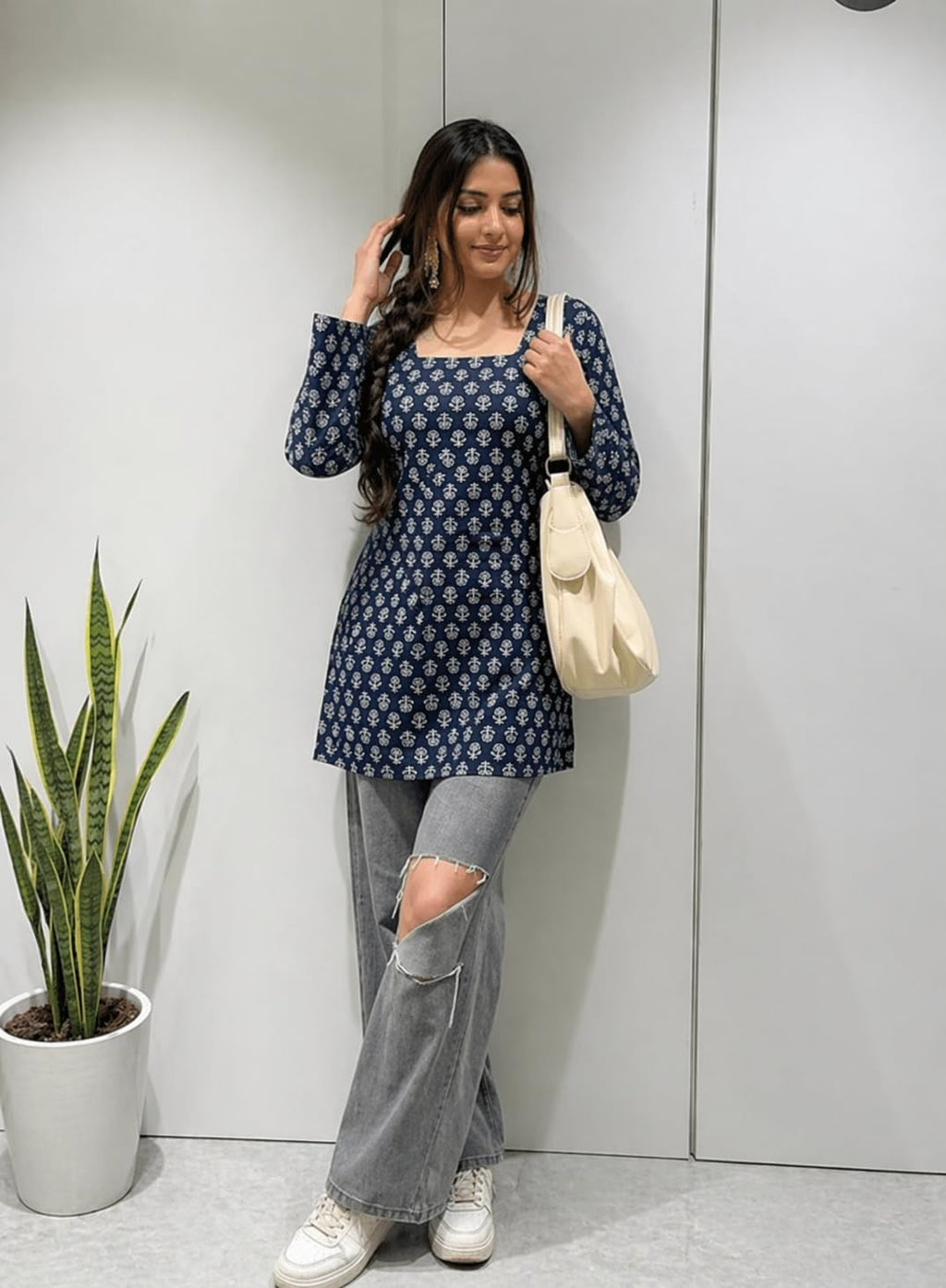 SONISHA Women's Rayon Floral Print Short Kurti for Women Elegance Square Neck, Long Sleeves with Style Criss Cross Back Kurti, Top for Office Wear, Casual, Outdoor