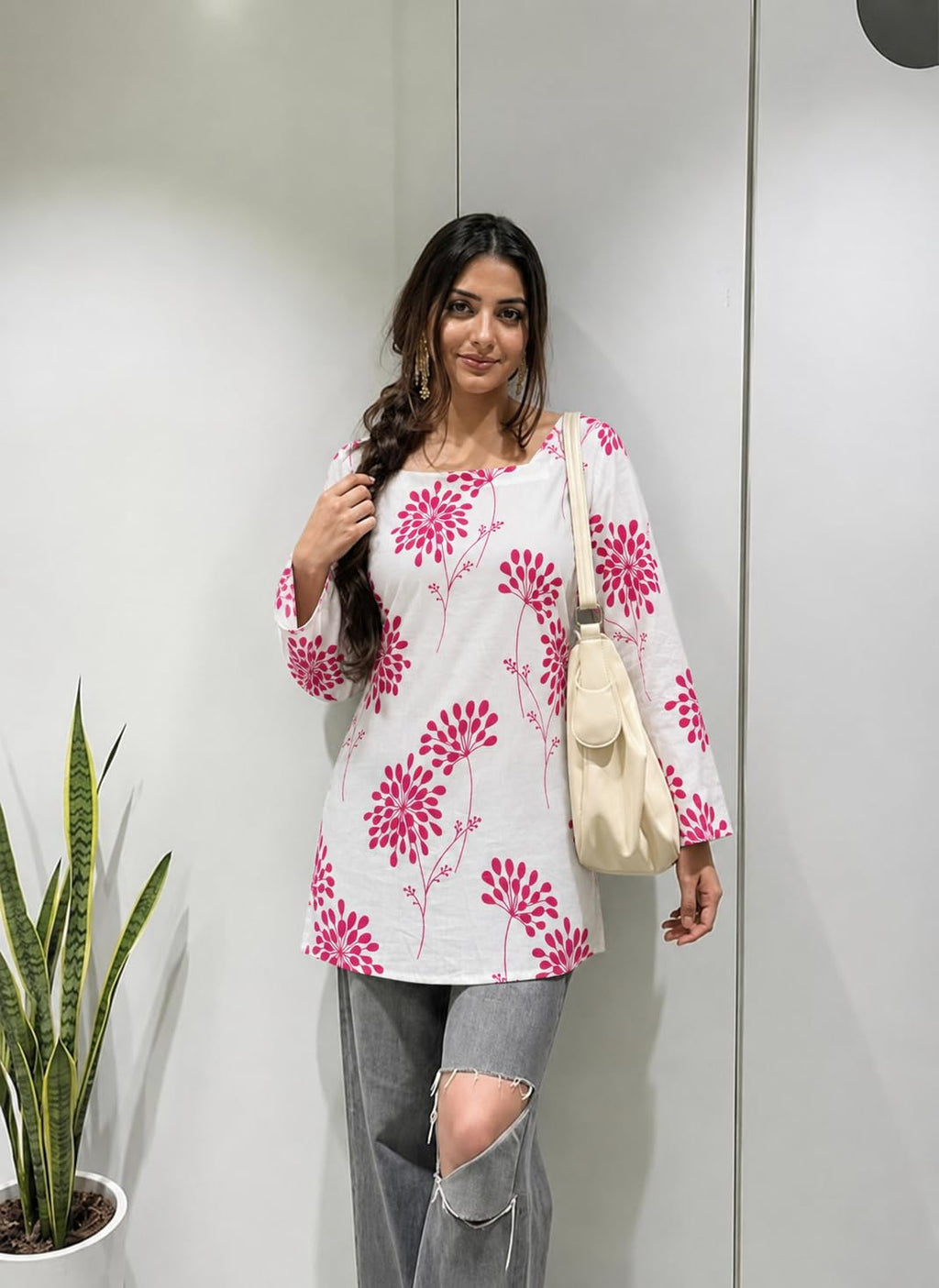 SONISHA Women's Rayon Floral Print Short Kurti for Women Elegance Square Neck, Long Sleeves with Style Criss Cross Back Kurti, Top for Office Wear, Casual, Outdoor