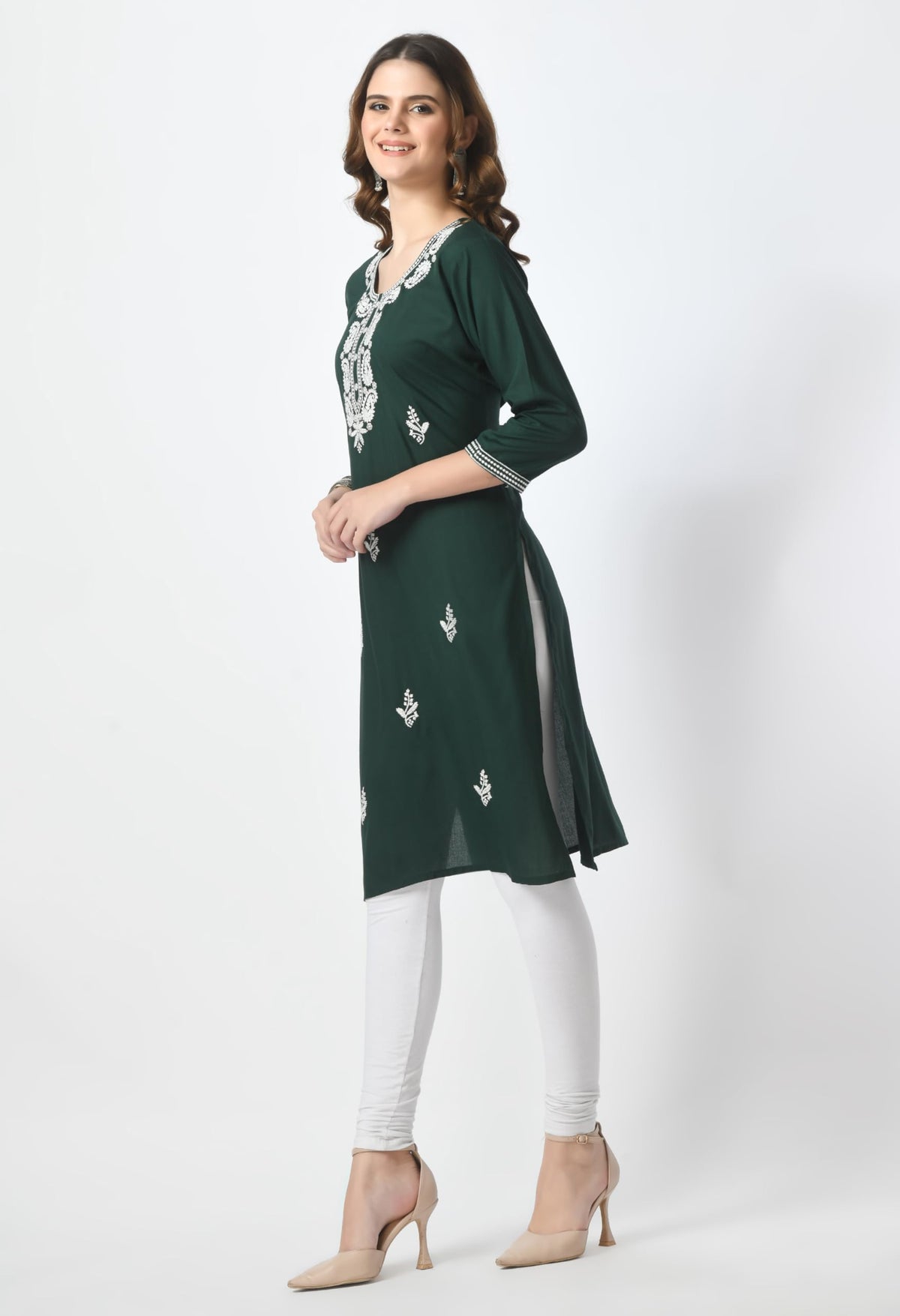 LIBOZA Kurta for Women – Lakhnowi Chikankari Embroidered Ladies Kurti, Stylish Girls Top, Ethnic Full Kurtas, Straight Design Kurtis for Woman